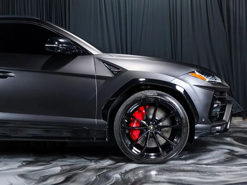 Used 2019 Lamborghini Urus AWD/4WD image 4