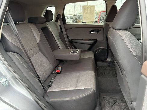 Used 2021 Nissan Rogue SV image 17