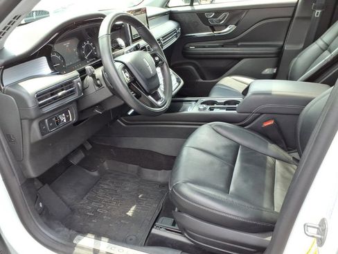 Used 2022 Lincoln Corsair AWD w/ Premium Package image 10