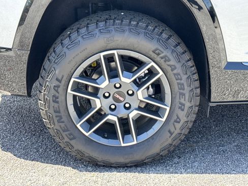 New 2026 GMC Terrain AT4 w/ Convenience Package III AWD/4WD image 17