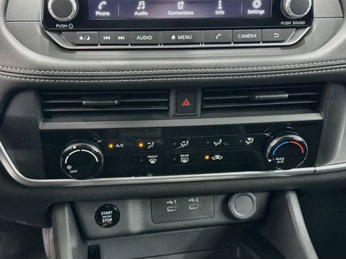Used 2024 Nissan Rogue S FWD image 23