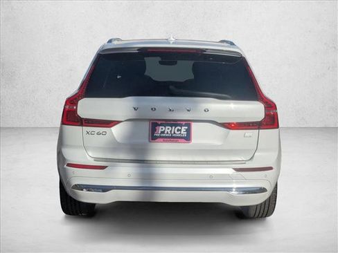Used 2022 Volvo XC60 T8 Inscription Expression w/ Advanced Package image 7