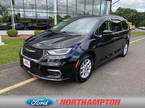 Used 2022 Chrysler Pacifica Touring-L FWD image 1