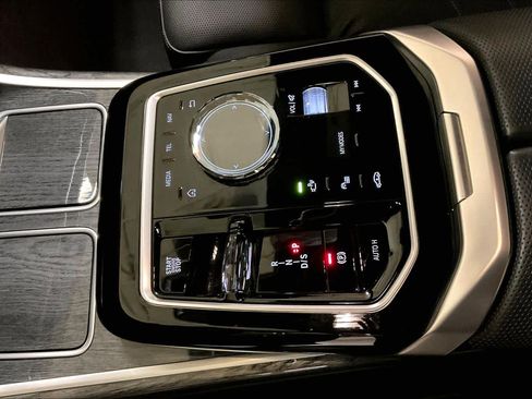 Certified 2025 BMW 740i 740i image 15