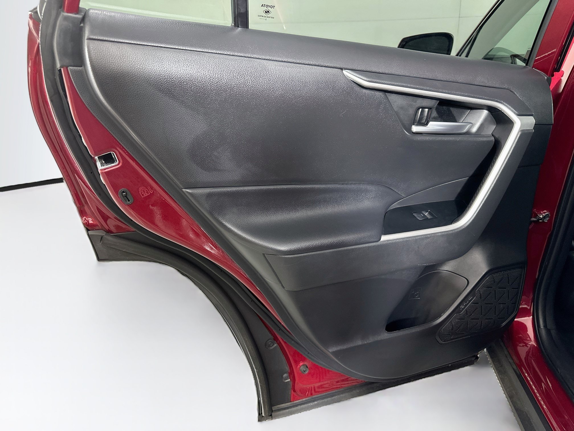 Used 2023 Toyota RAV4 XLE Premium FWD image 27