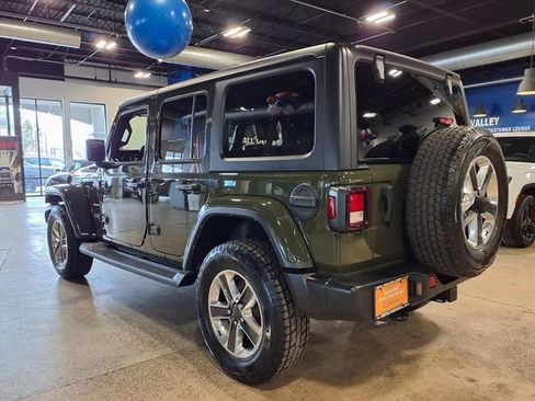 Used 2022 Jeep Wrangler Unlimited Sahara AWD/4WD image 7