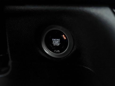 Used 2019 Chrysler Pacifica Limited w/ Advanced Safetytec Group image 21