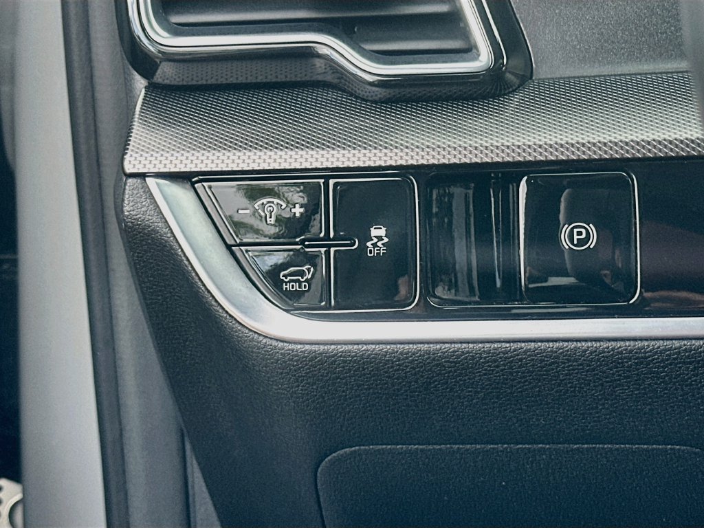 Certified 2024 Kia Sportage SX FWD image 6