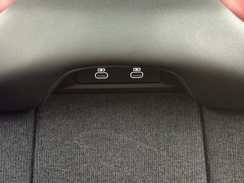 Used 2022 Porsche Taycan Turbo S image 39