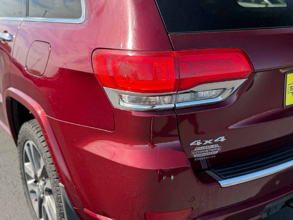 Used 2017 Jeep Grand Cherokee Overland AWD/4WD image 10