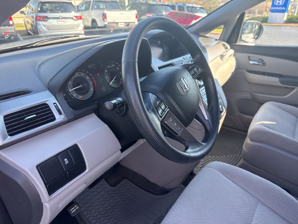 Used 2015 Honda Odyssey LX image 14