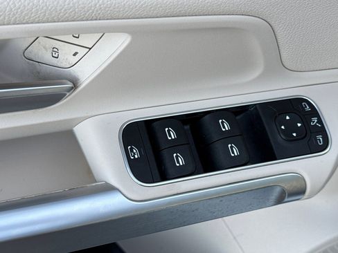 Certified 2023 Mercedes-Benz GLB 250 4MATIC image 13