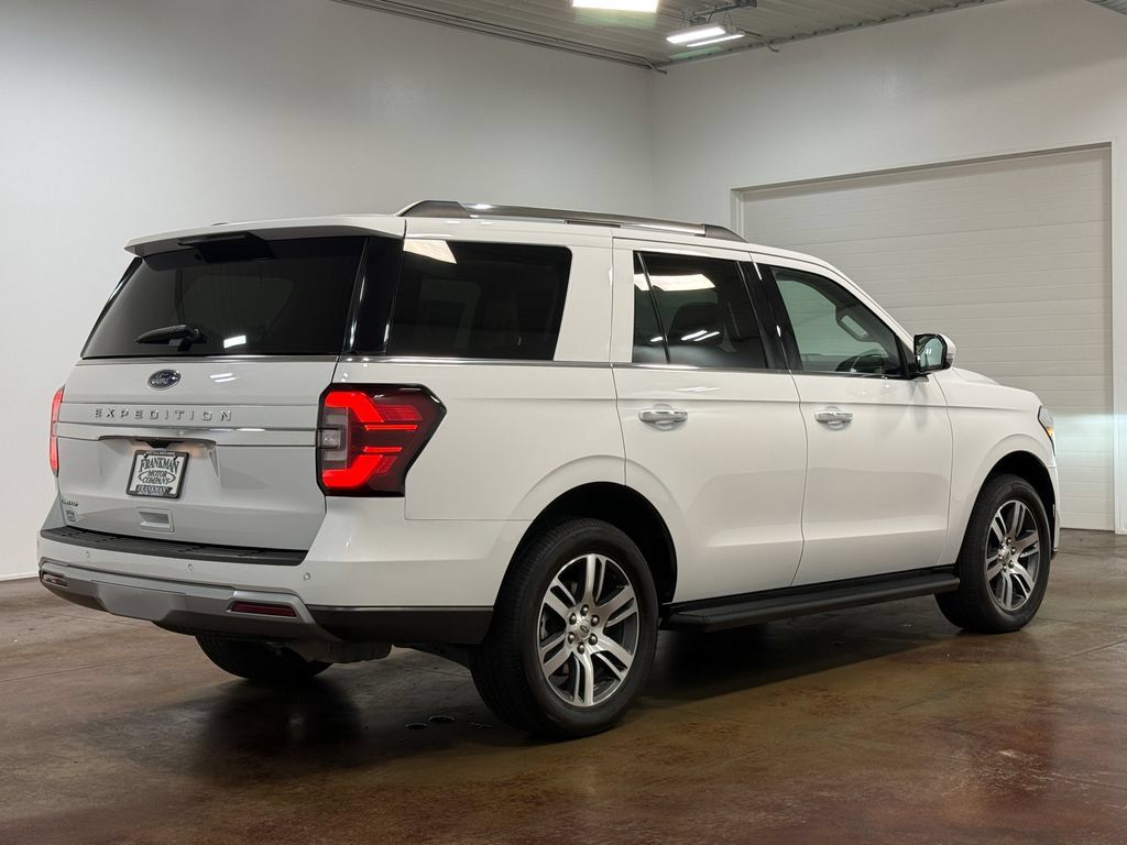 Used 2024 Ford Expedition Limited AWD/4WD image 4