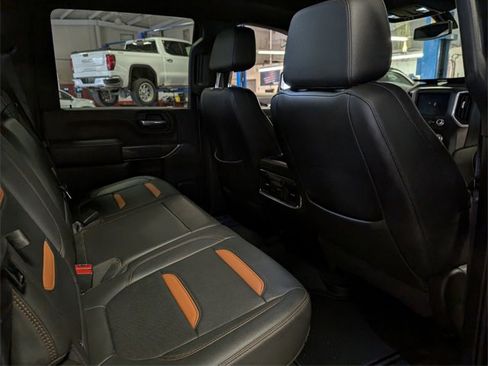 Used 2022 GMC Sierra 2500 AT4 image 12