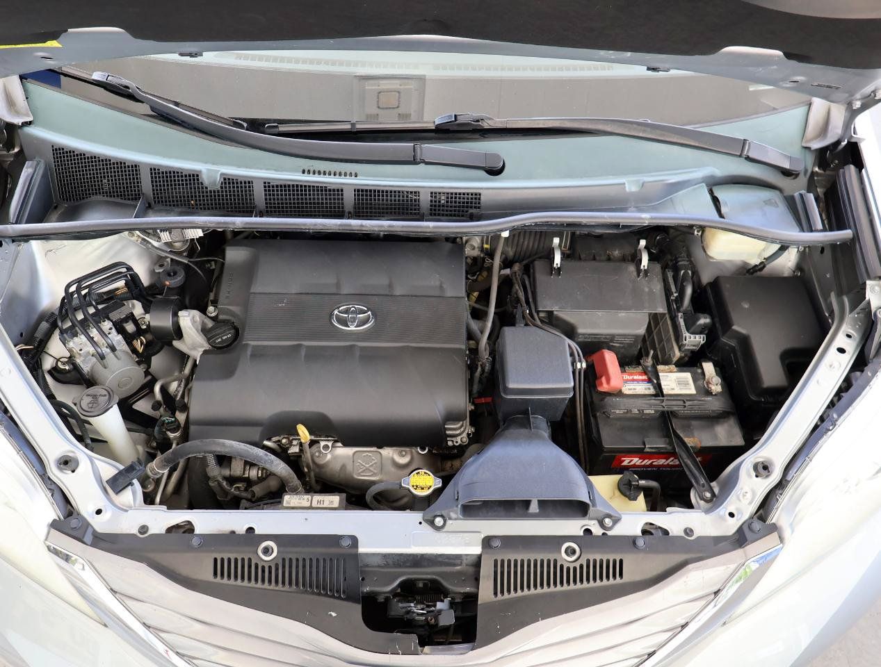 Used 2015 Toyota Sienna XLE FWD image 12