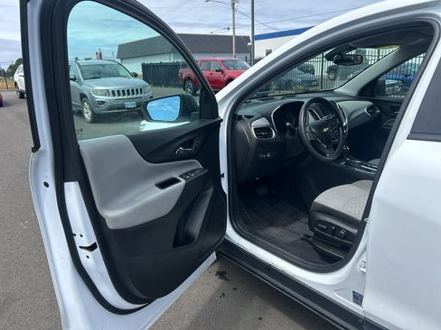 Used 2021 Chevrolet Equinox LS AWD/4WD image 13