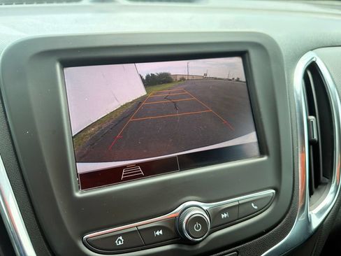 Used 2024 Chevrolet Equinox LT FWD image 17