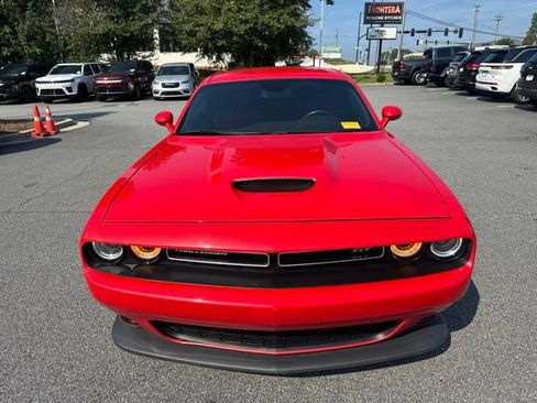 Used 2022 Dodge Challenger GT RWD image 8
