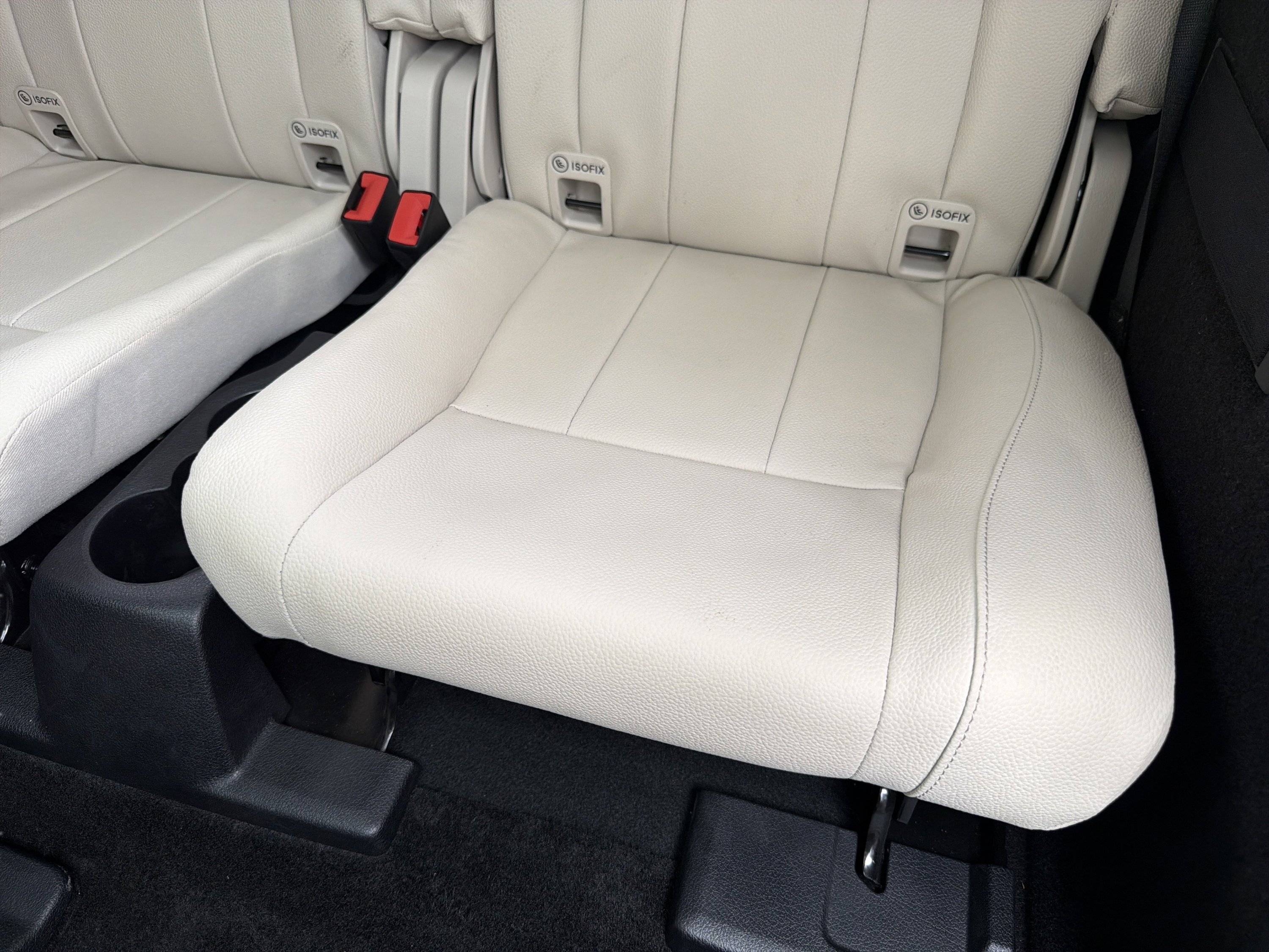 Used 2021 Mercedes-Benz GLB 250 4MATIC image 30