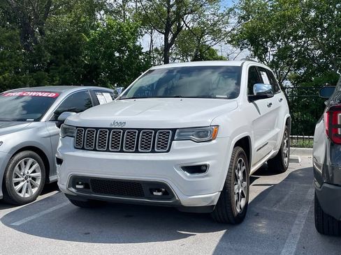 Used 2019 Jeep Grand Cherokee Overland AWD/4WD image 3