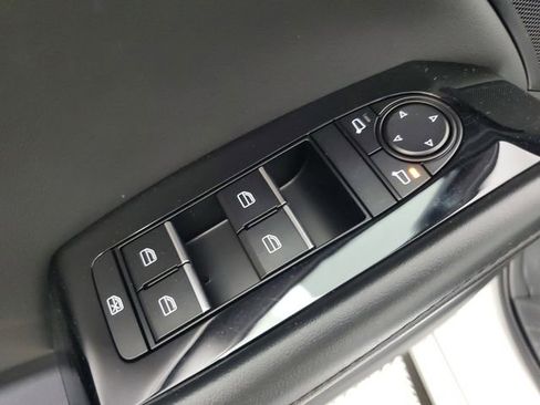 Used 2025 MAZDA MAZDA3 s image 19