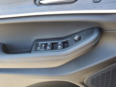 New 2025 Jeep Grand Cherokee Limited w/ Black Appearance Package image 13