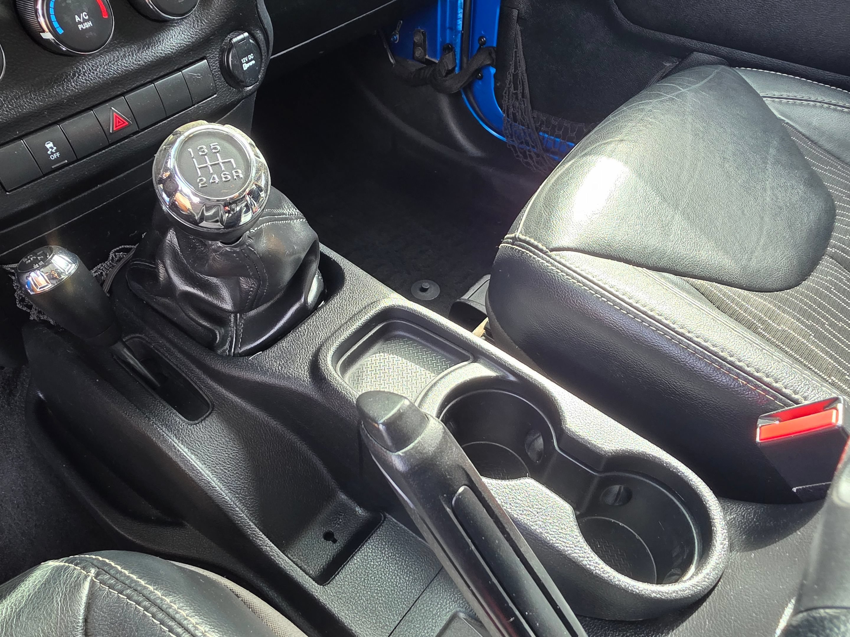 Used 2014 Jeep Wrangler Sport AWD/4WD image 24