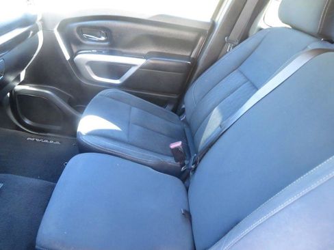 Used 2017 Nissan Titan SV RWD image 25