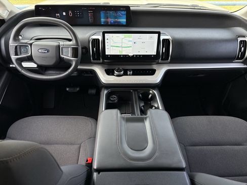 Used 2025 Ford Expedition Max Active RWD image 12