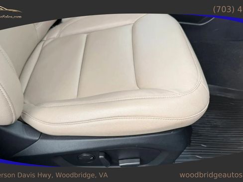 Used 2020 Ford Explorer XLT w/ Equipment Group 202A AWD/4WD image 40