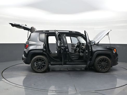 Used 2017 Jeep Renegade Latitude image 29