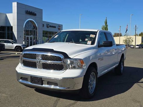 Used 2017 RAM 1500 Classic SLT AWD/4WD image 8