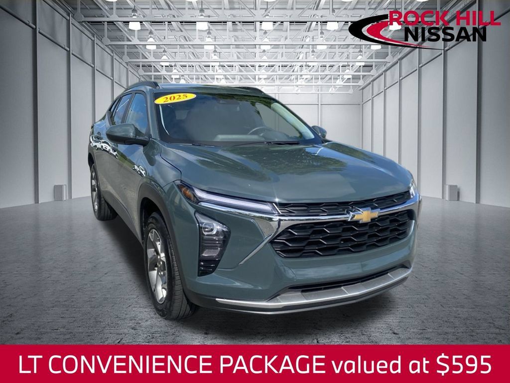 Used 2025 Chevrolet Trax LT w/ LT Convenience Package FWD 360° Tour