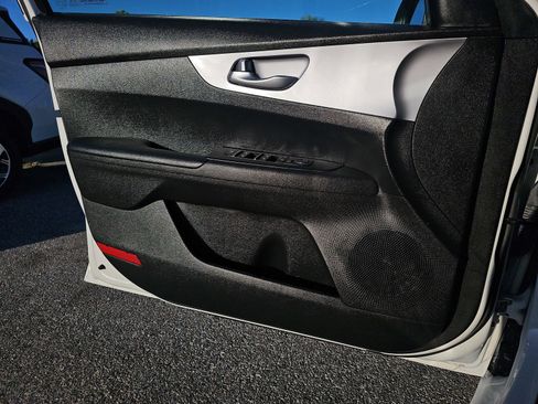 Used 2023 Kia Forte LXS image 27