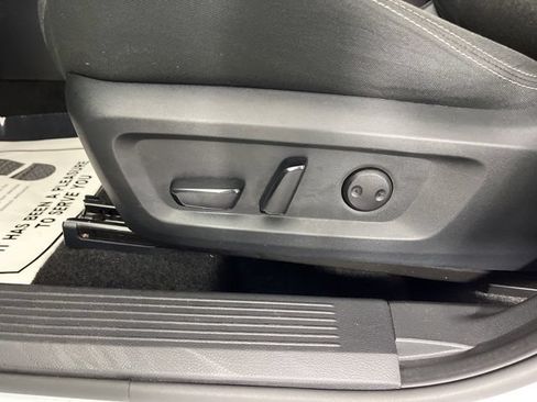 Used 2024 Nissan Rogue SV FWD image 33