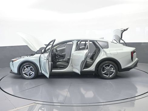 Used 2025 Kia K4 FWD image 70