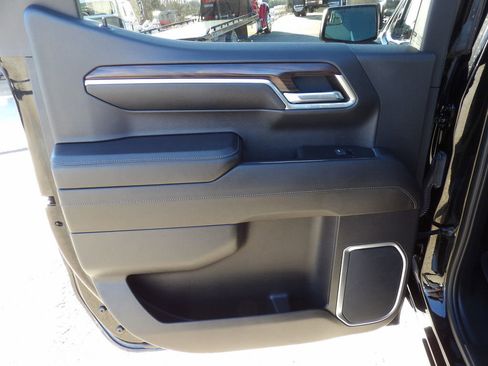 Used 2023 GMC Sierra 1500 SLT w/ SLT Convenience Package AWD/4WD image 29