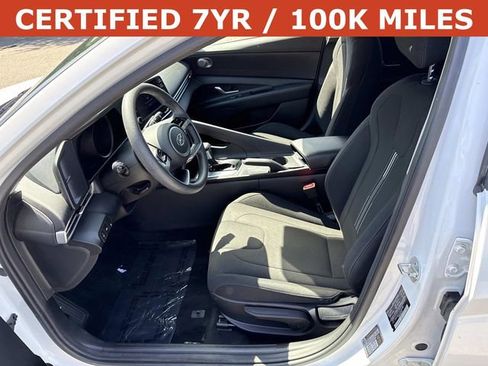 Used 2021 Hyundai Elantra SEL FWD image 14