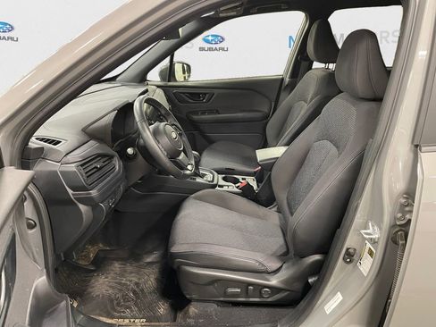 Used 2025 Subaru Forester Premium AWD/4WD image 9