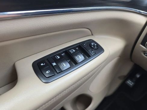 Used 2019 Jeep Grand Cherokee Limited image 24