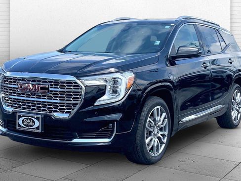 Used 2022 GMC Terrain Denali w/ Denali Premium Package AWD/4WD image 11