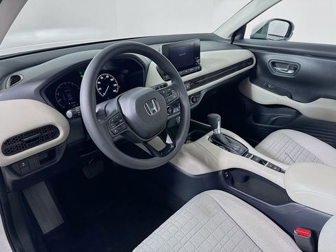 Certified 2024 Honda HR-V LX image 6