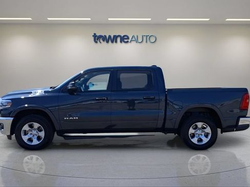 Used 2025 RAM 1500 Big Horn AWD/4WD image 3
