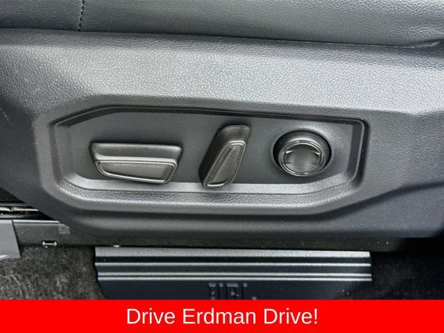 Used 2024 Toyota Tundra Limited AWD/4WD image 12