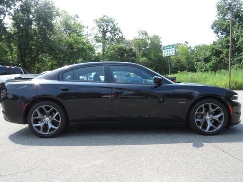 Used 2015 Dodge Charger R/T w/ Premium Group RWD image 4