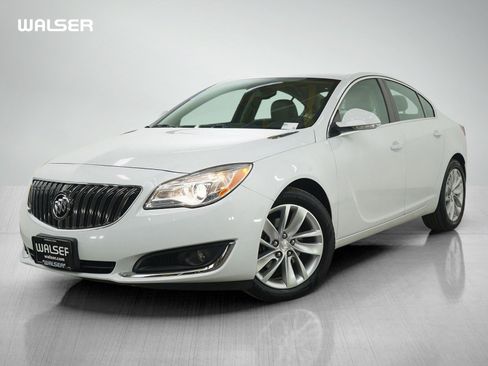 Used 2016 Buick Regal image 1