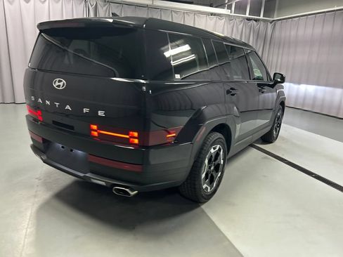 Used 2025 Hyundai Santa Fe SE FWD image 7