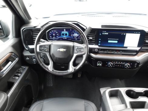Used 2022 Chevrolet Silverado 1500 LT image 36