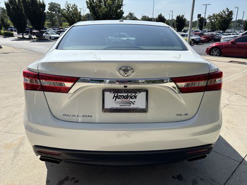 Used 2015 Toyota Avalon XLE Premium FWD image 8
