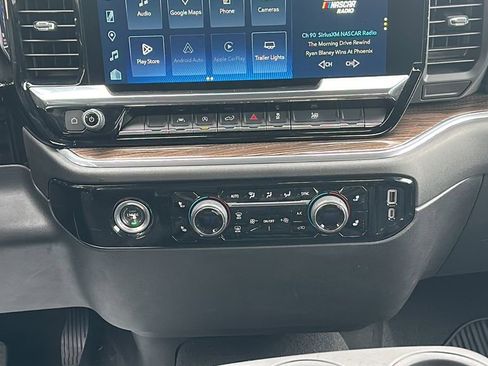 Used 2024 Chevrolet Silverado 1500 LT image 19